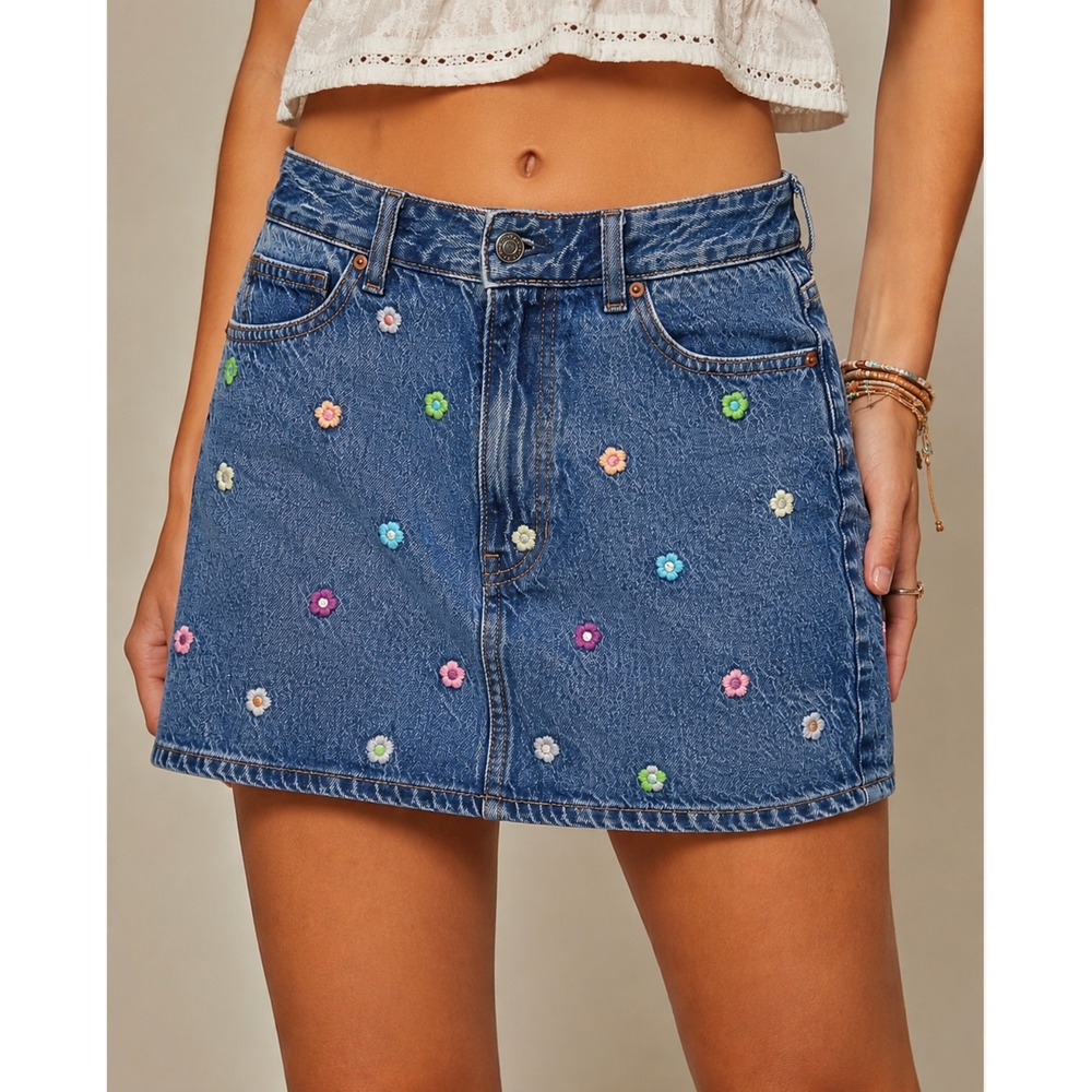 PacSun Denim Mini Skirt 27 Blue Embroidered Floral Festival Y2K 90s Flower Power